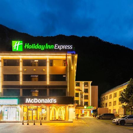 Holiday Inn Express Jiuzhaigou,Only 600 Meters To Jiuzhaigou Park By Ihg Exteriér fotografie